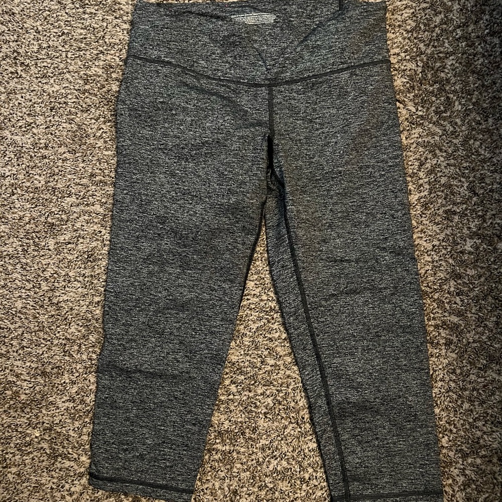 Victoria’s Secret Sport cropped workout leggings